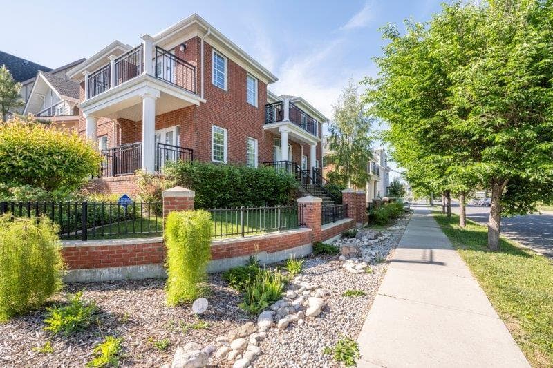 5-bed Detached for sale at 1 Murmansk Way SW, Calgary