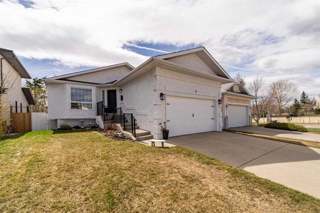 5-bed Detached for sale at 9 Scripps Landing NW, Calgary