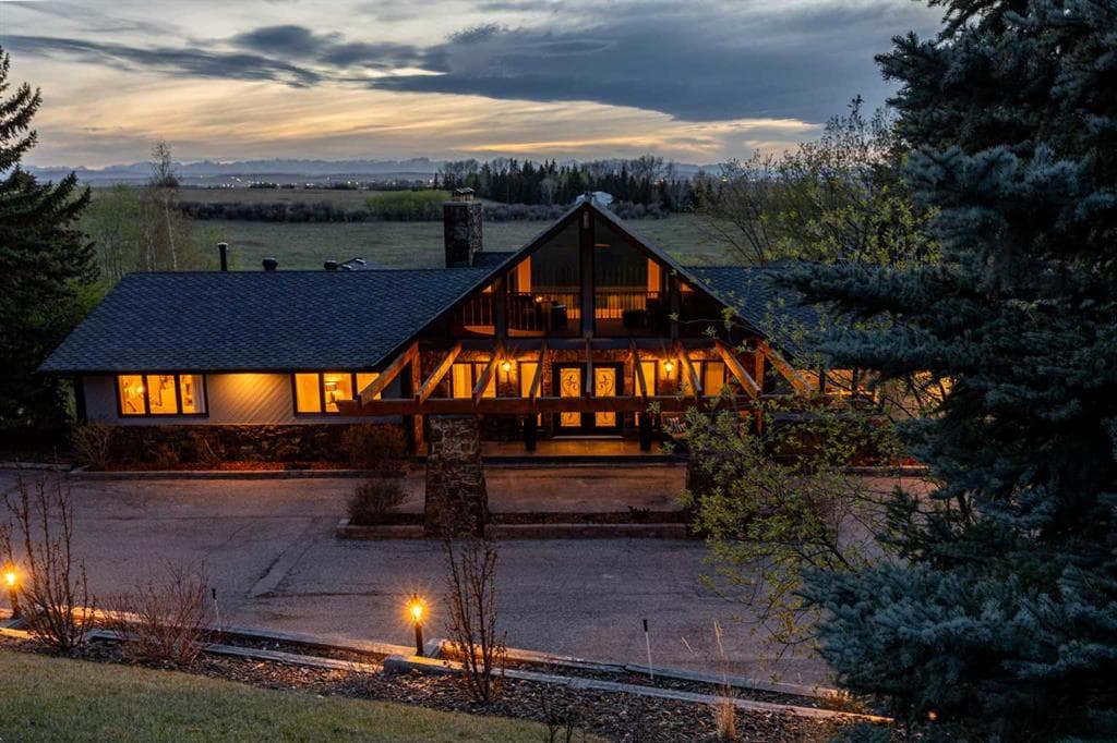 4-bed Detached for sale at 188 Artists View Way W, Rural Rocky View County
