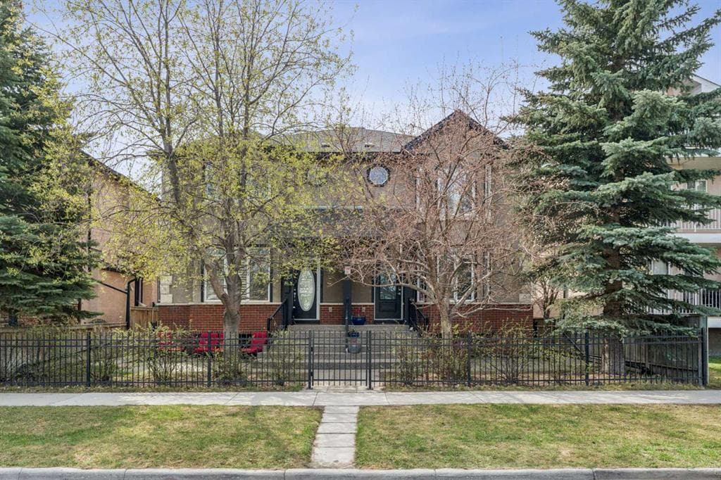 2-bed Townhouse for sale at 1, 217 17 Avenue NE, Calgary