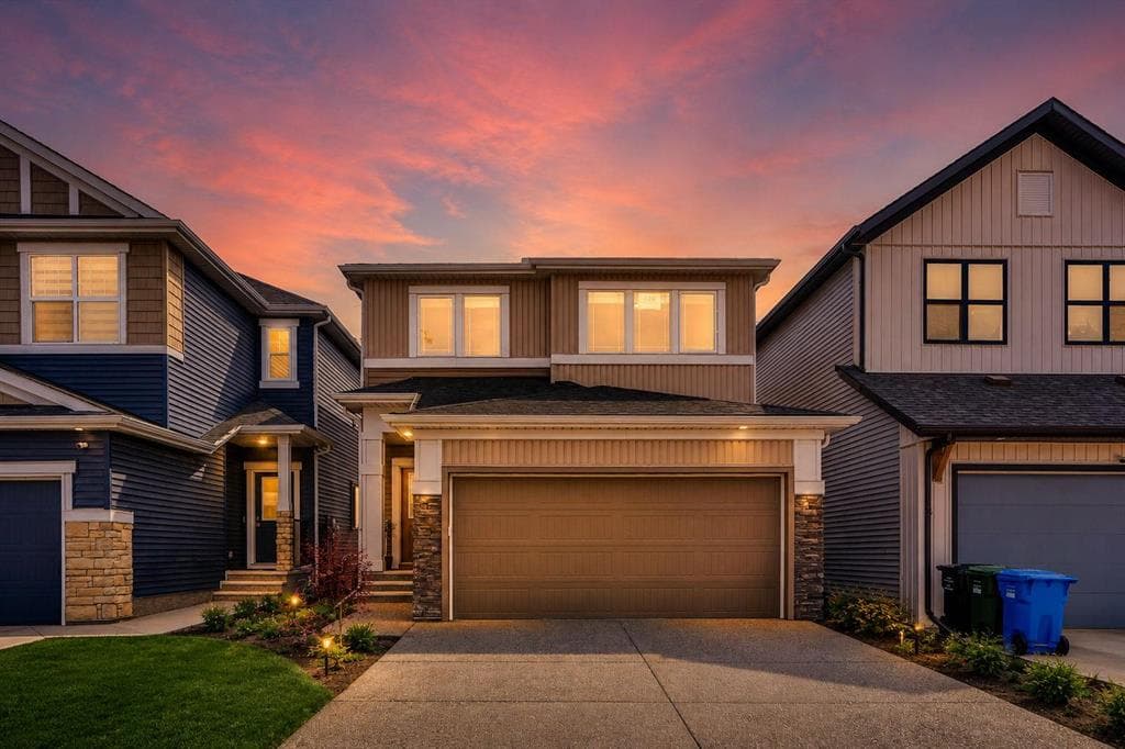 4-bed Detached for sale at 126 Hotchkiss Manor SE, Calgary