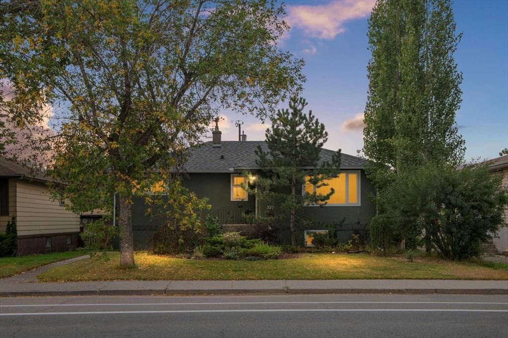 4-bed Detached for sale at 527 29 Street NW, Calgary