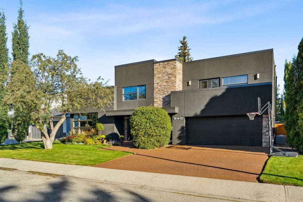 5-bed Detached for sale at 640 Willoughby Crescent SE, Calgary