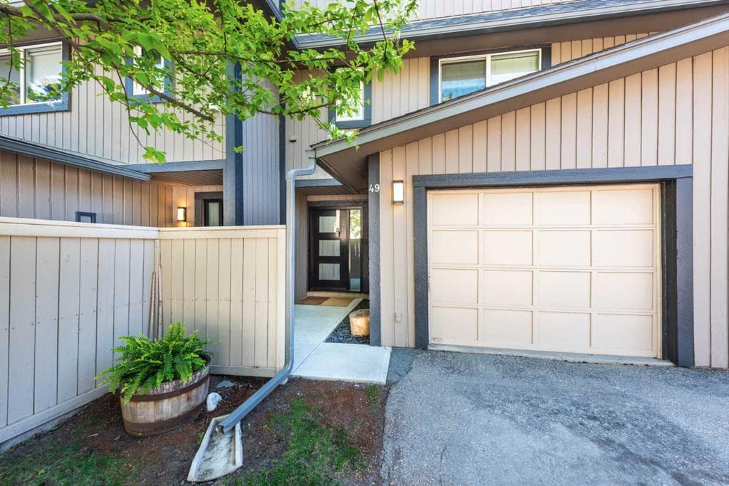 3-bed Townhouse for sale at 49, 27 Silver Springs Drive NW, Calgary