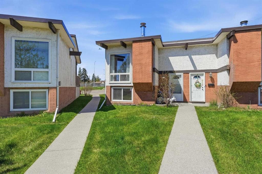 2-bed Townhouse for sale at 416 Pinemont Gate NE, Calgary