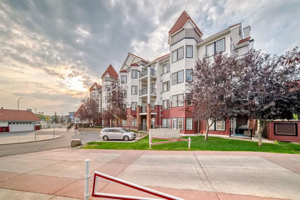 1-bed Apartment for sale at 120, 60 Royal Oak Plaza NW, Calgary
