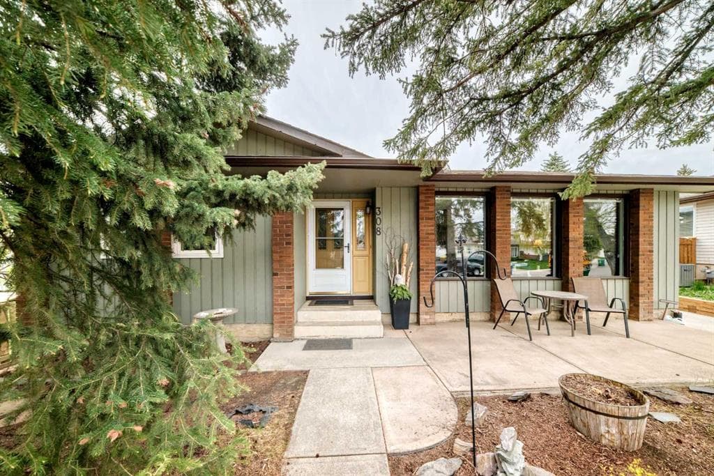 4-bed Detached for sale at 308 Cannington Place SW, Calgary