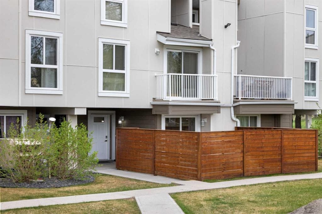 2-bed Townhouse for sale at 1402, 13104 Elbow Drive SW, Calgary