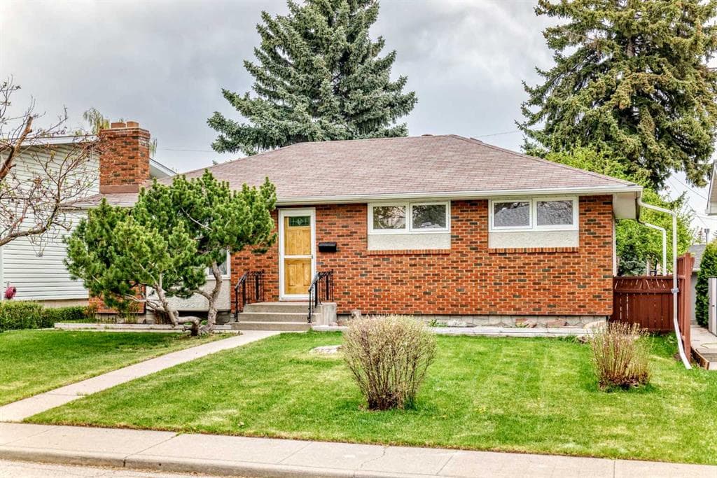 4-bed Detached for sale at 3132 48 Street SW, Calgary