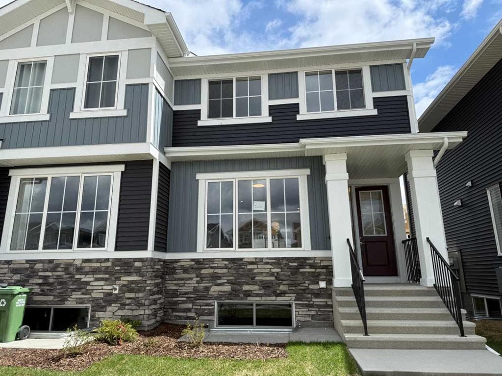 3-bed Townhouse for sale at 326 Sundown Road, Cochrane