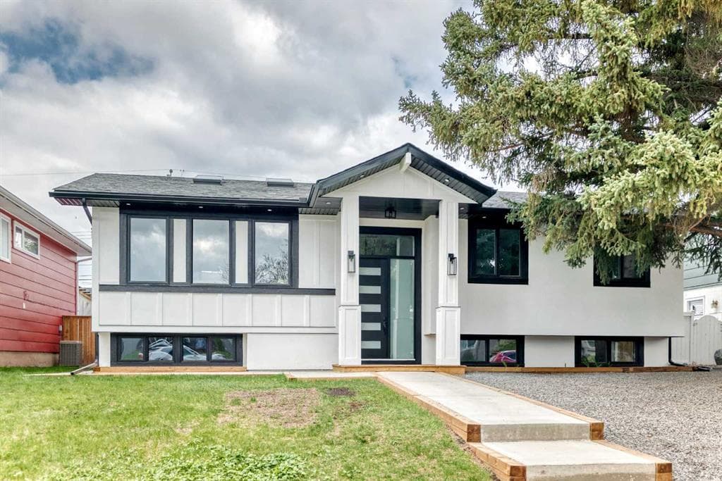 1115 Lake Wapta Road SE