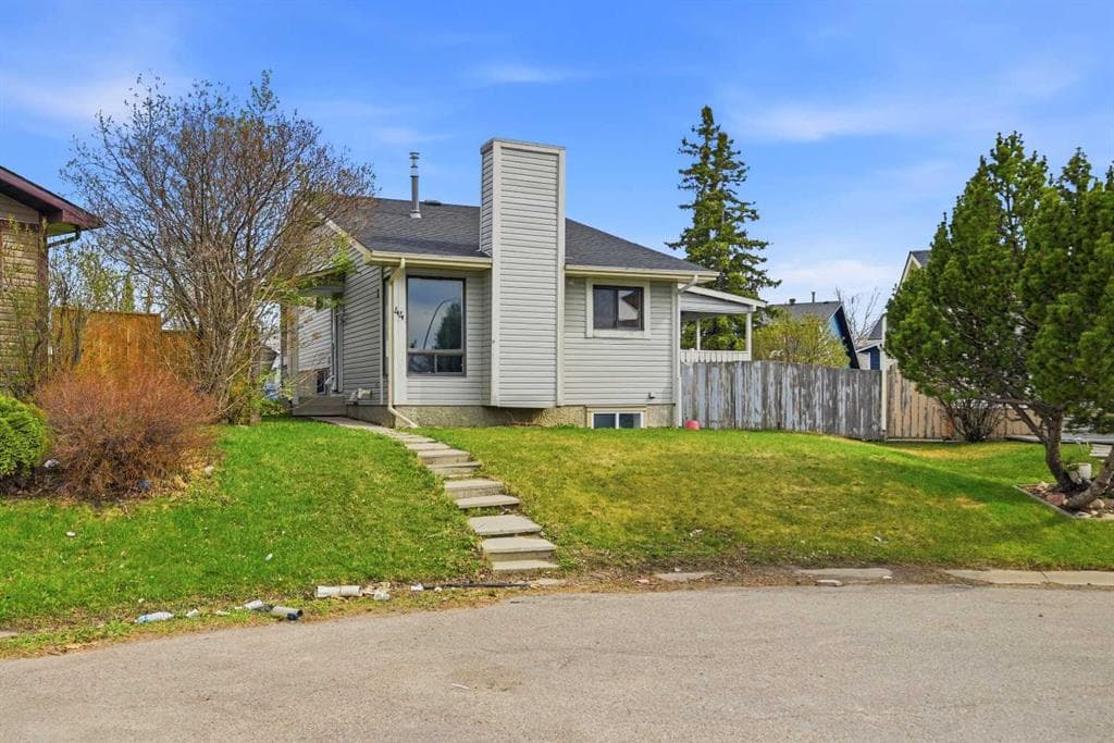5-bed Detached for sale at 44 Castleridge Close NE, Calgary