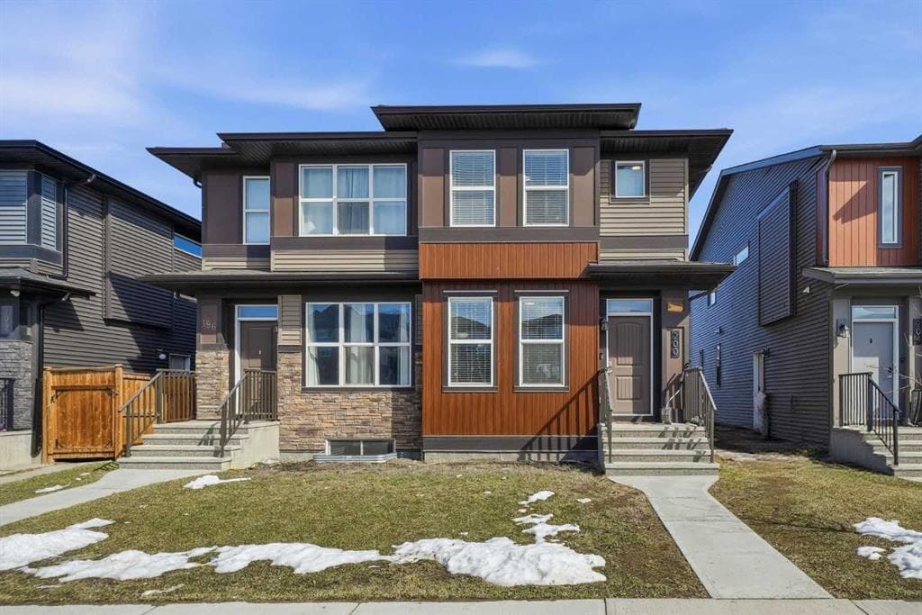 5-bed Semi-detached for sale at 200 Corner Meadows Way NE, Calgary