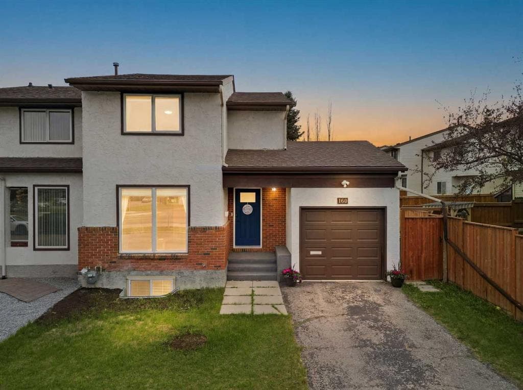 3-bed Townhouse for sale at 160 Silvergrove Hill NW, Calgary