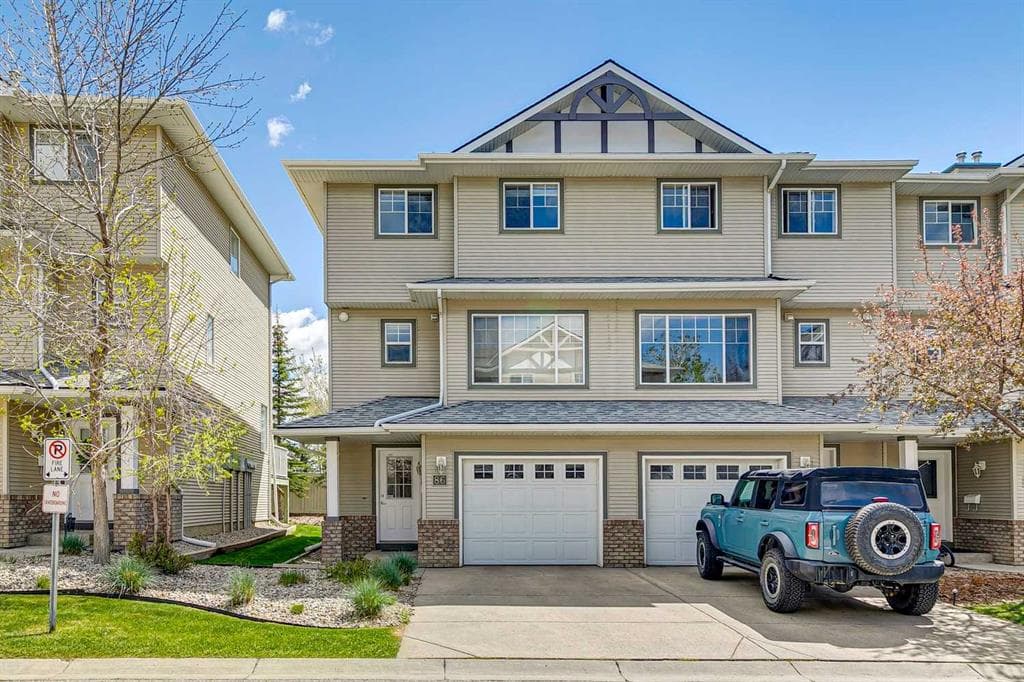 3-bed Townhouse for sale at 86 Crystal Shores Cove, Okotoks