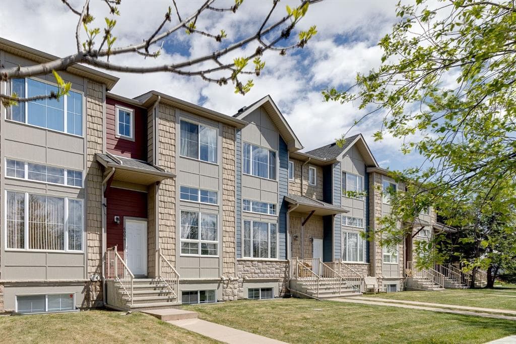 3-bed Townhouse for sale at 6004, 2370 Bayside Road SW, Airdrie