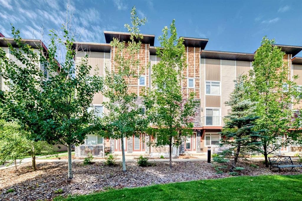 2-bed Townhouse for sale at 606 Skyview Point Place NE, Calgary
