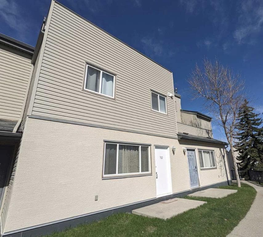 2-bed Townhouse for sale at 702, 1540 29 Street NW, Calgary