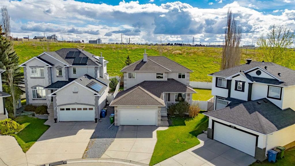 4-bed Detached for sale at 331 Sierra Madre Court SW, Calgary
