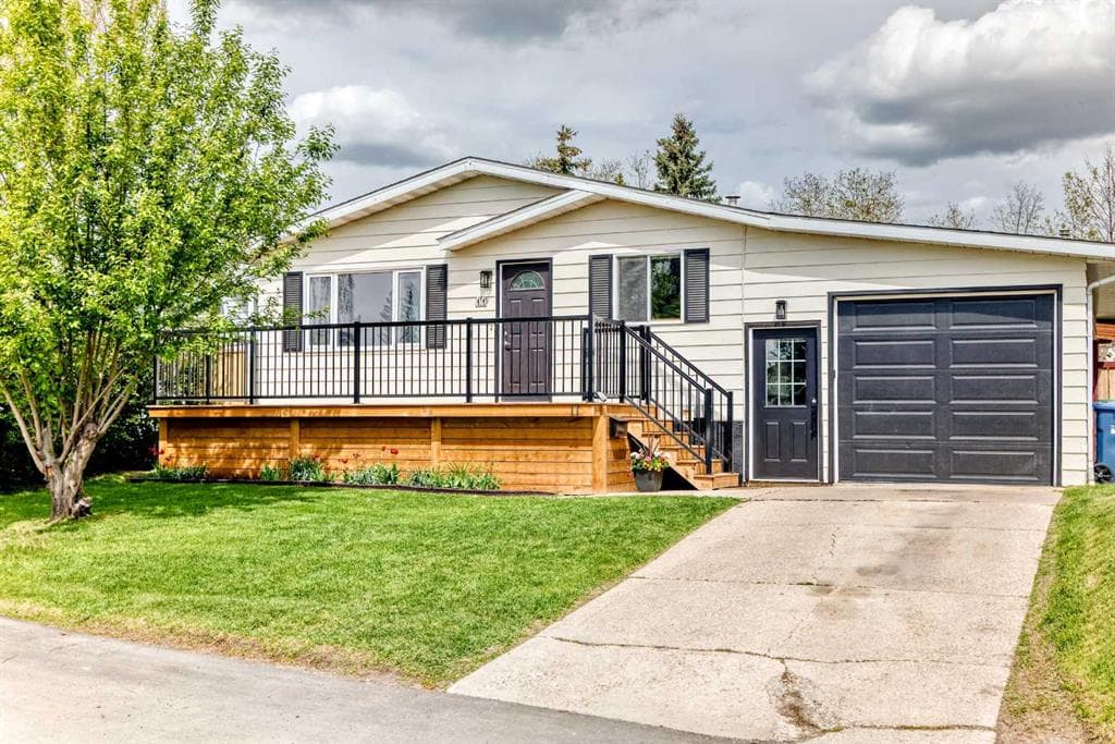 3-bed Detached for sale at 11 Huntstrom Place NE, Calgary