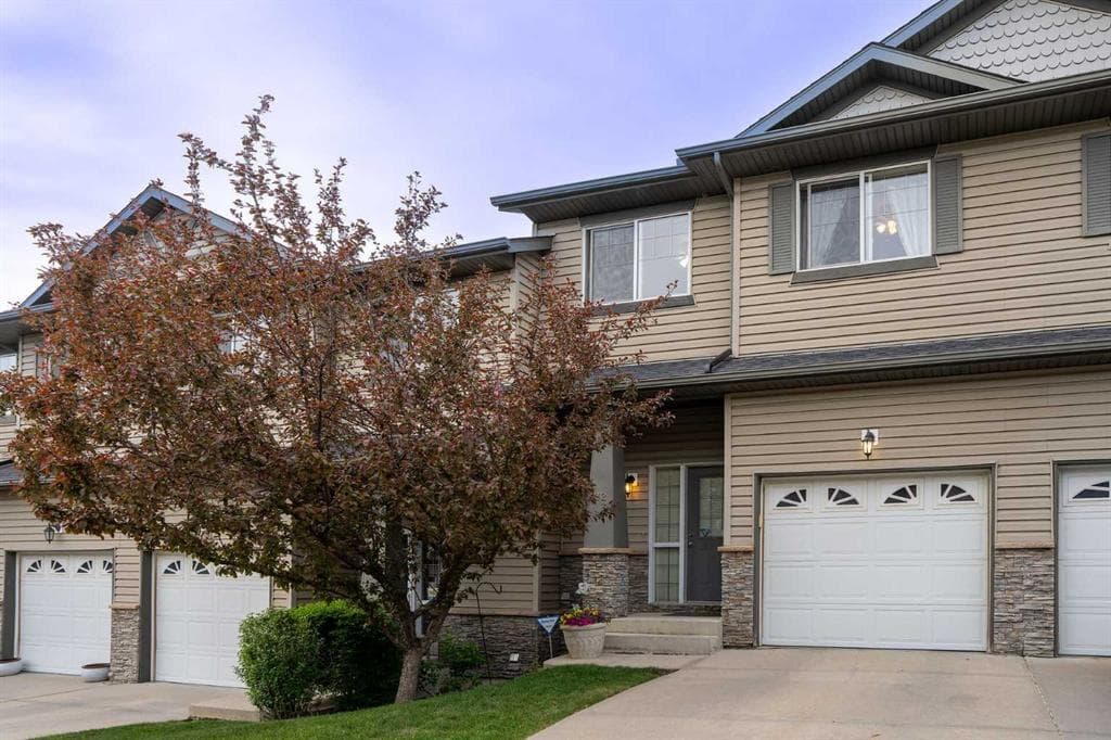 3-bed Townhouse for sale at 22 Rockyvalley Villas NW, Calgary