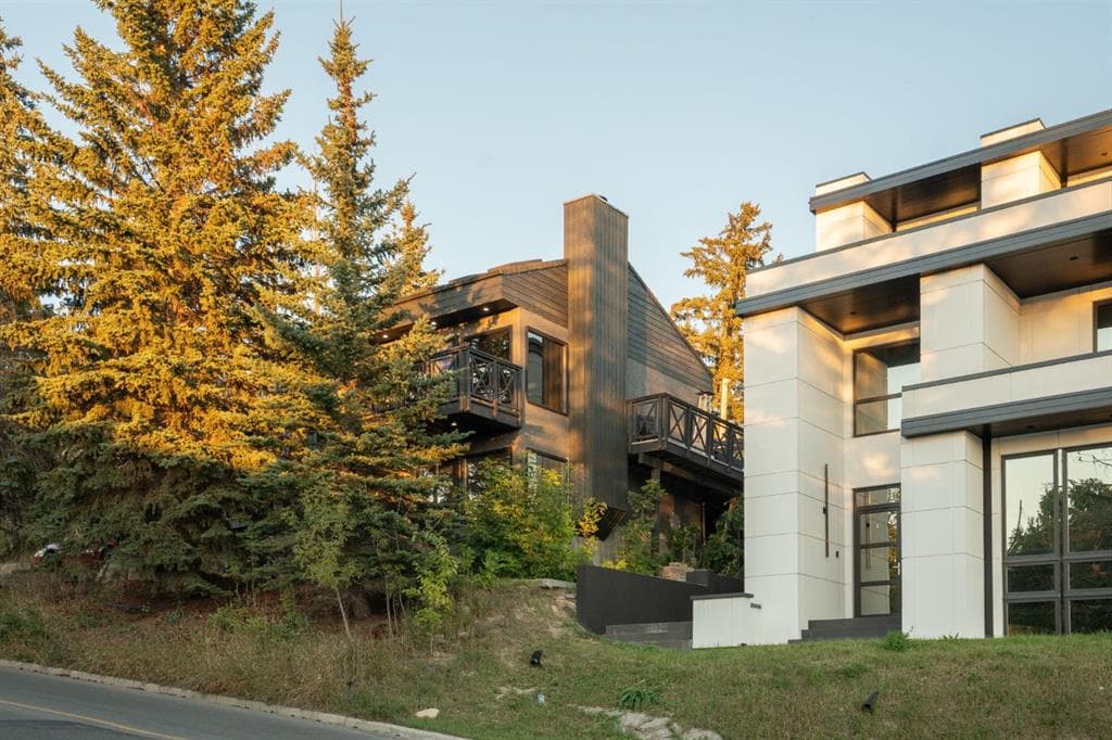 3-bed Detached for sale at 618 10 Street NE, Calgary