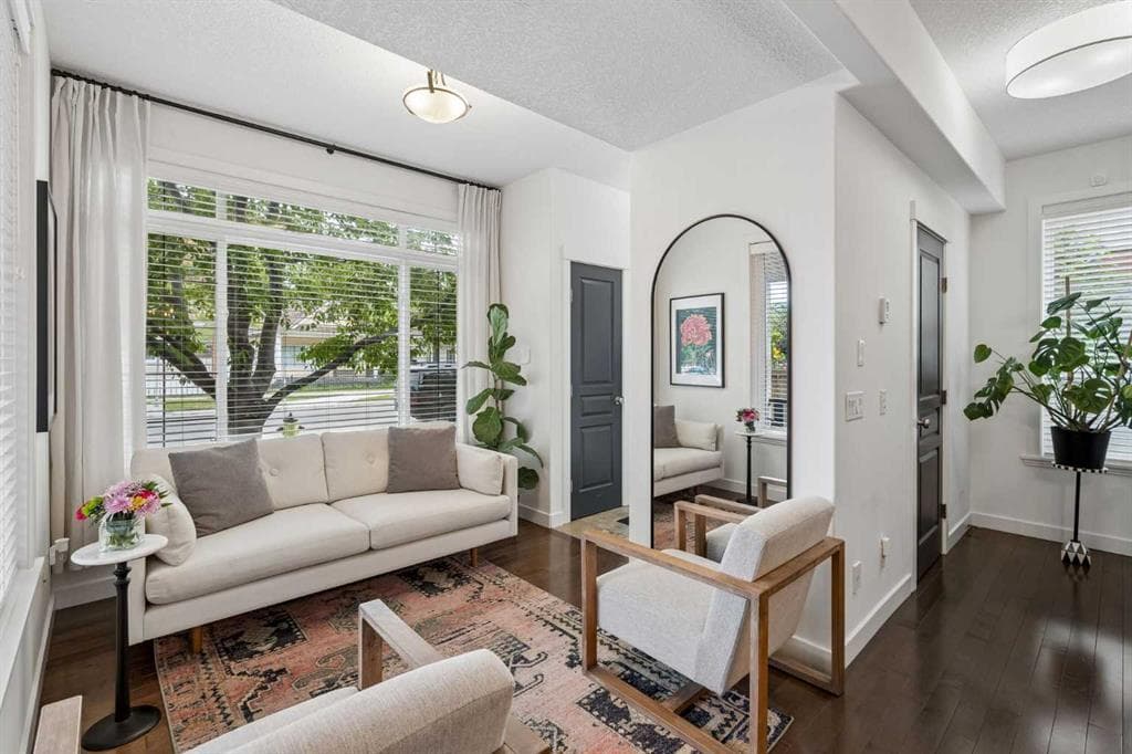 2-bed Townhouse for sale at 745 McDougall Road NE, Calgary