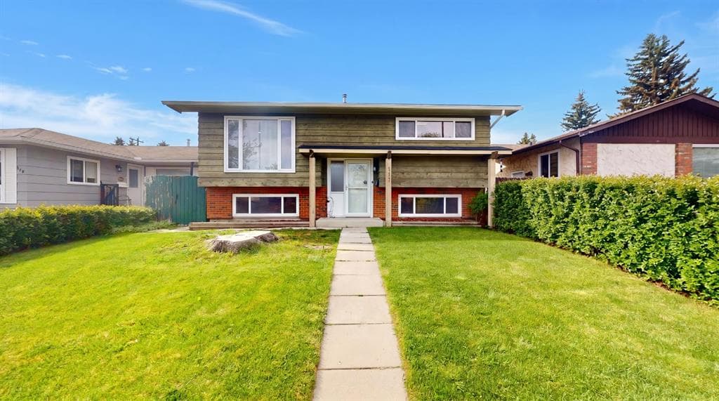 3-bed Detached for sale at 117 Midcrest Crescent SE, Calgary