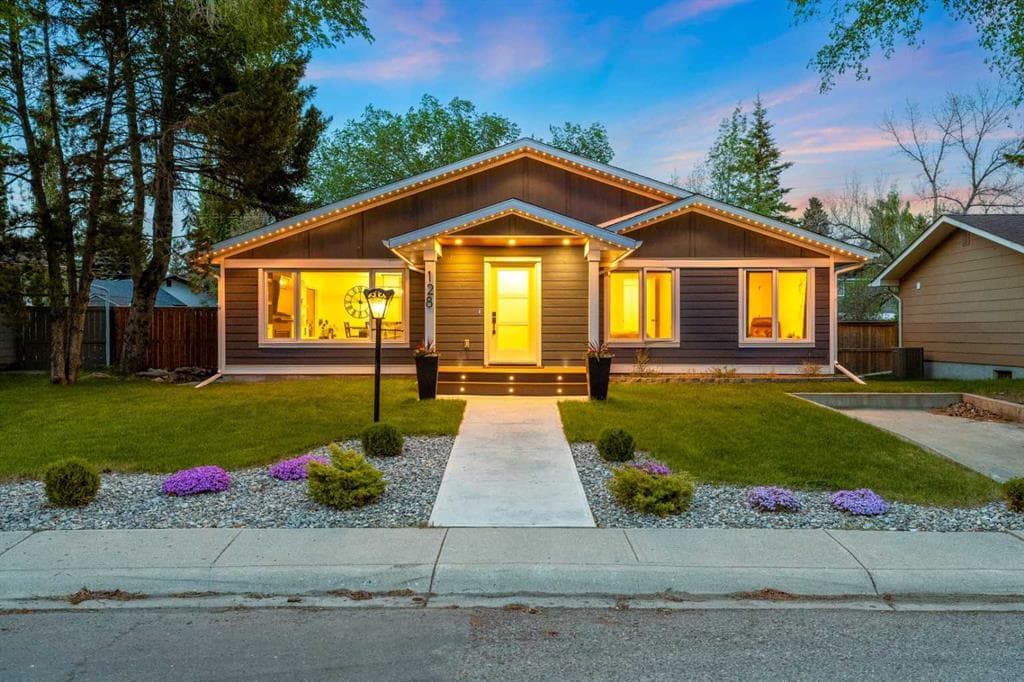 5-bed Detached for sale at 128 Lake Moraine Place SE, Calgary
