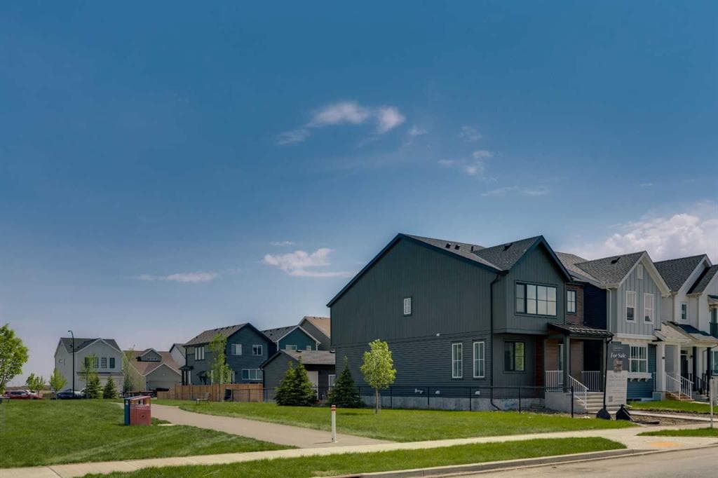 3-bed Detached for sale at 76 Heirloom Drive SE, Calgary