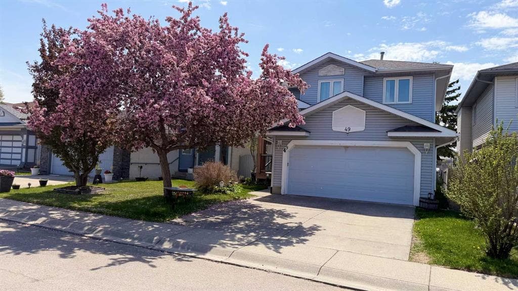 3-bed Detached for sale at 49 Applewood Court SE, Calgary