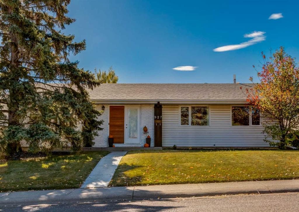 4-bed Detached for sale at 927 124 Avenue SW, Calgary