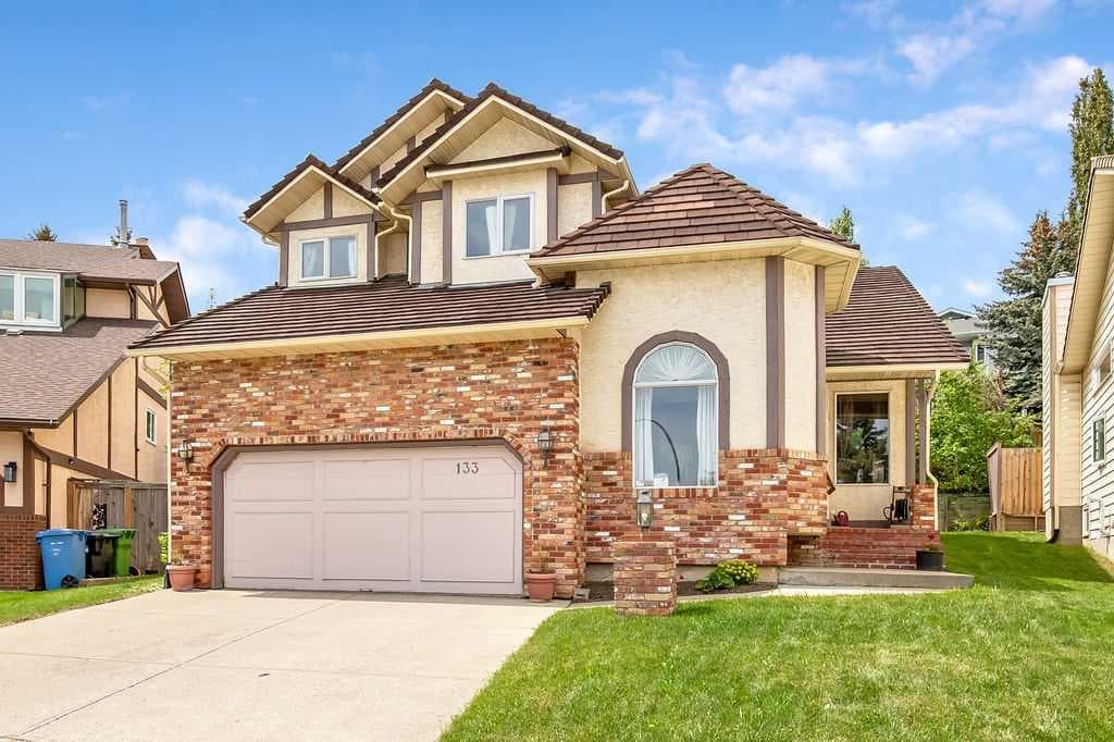 3-bed Detached for sale at 133 Signal Hill Circle SW, Calgary