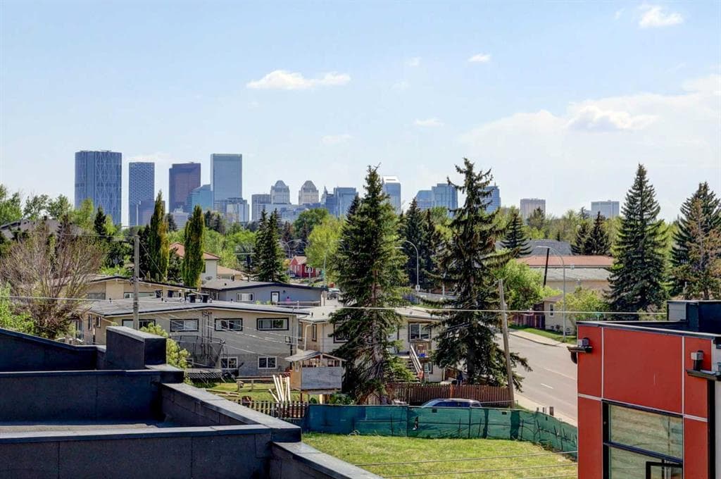 3-bed Townhouse for sale at 111, 408 27 Avenue NE, Calgary