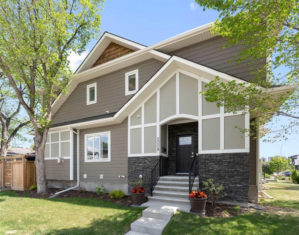 4-bed Semi-detached for sale at 2008 43 Street NW, Calgary