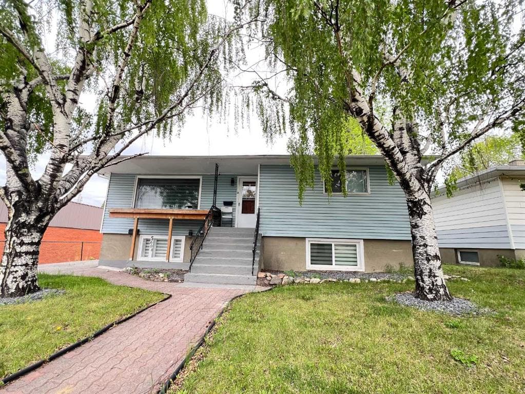 4-bed Detached for sale at 560 Northmount Drive NW, Calgary