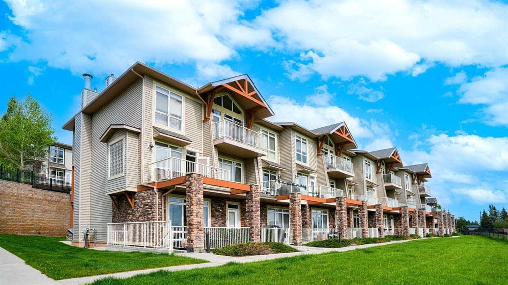 1-bed Townhouse for sale at 1, 169 Rockyledge View NW, Calgary