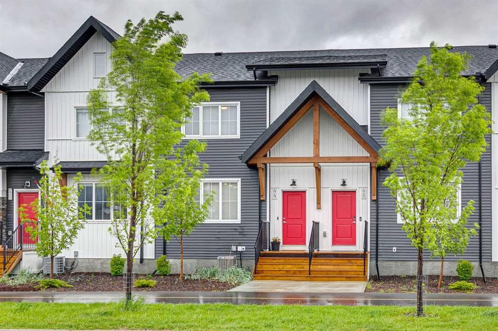 4-bed Townhouse for sale at 44 Creekside Boulevard SW, Calgary