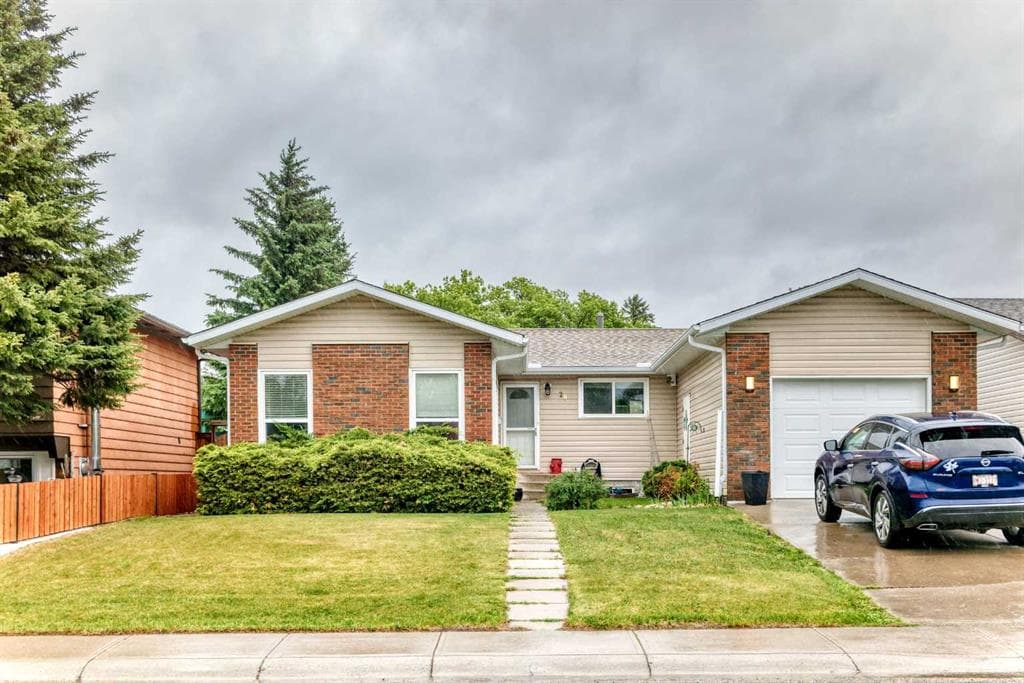 4-bed Detached for sale at 20 Deermont Way SE, Calgary