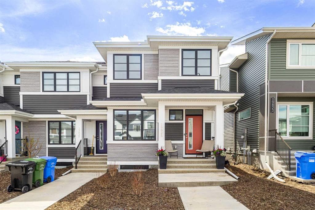 3-bed Townhouse for sale at 19825 45 Street SE, Calgary