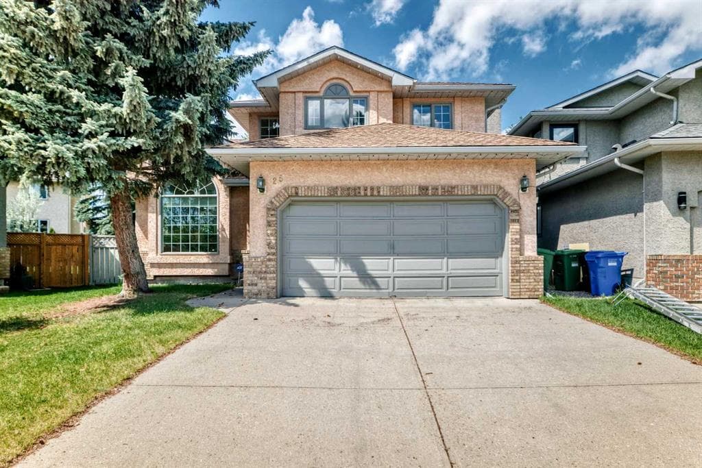 4-bed Detached for sale at 25 Silverstone Mews NW, Calgary