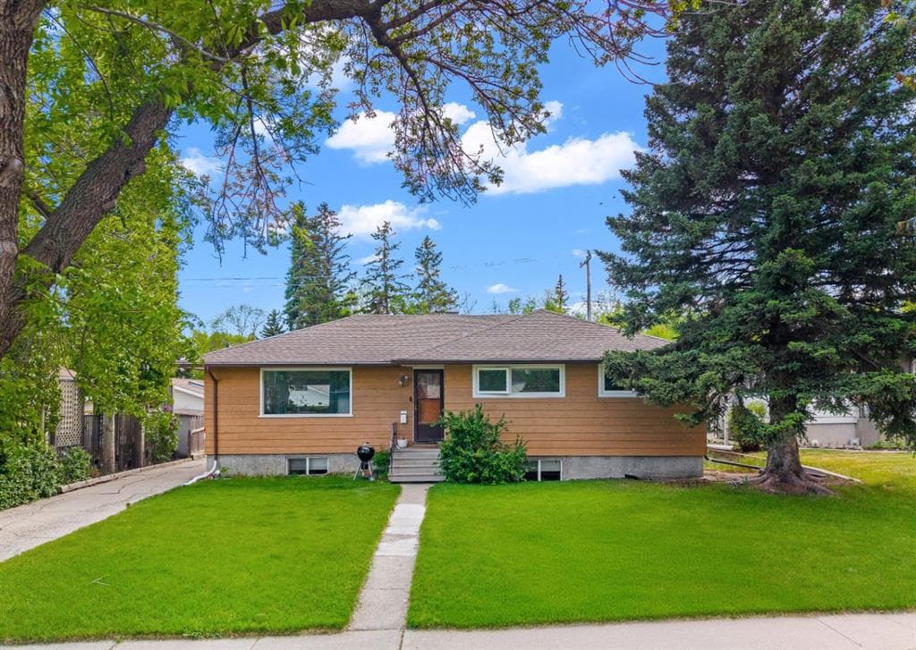 5-bed Detached for sale at 1207 40 Avenue NW, Calgary