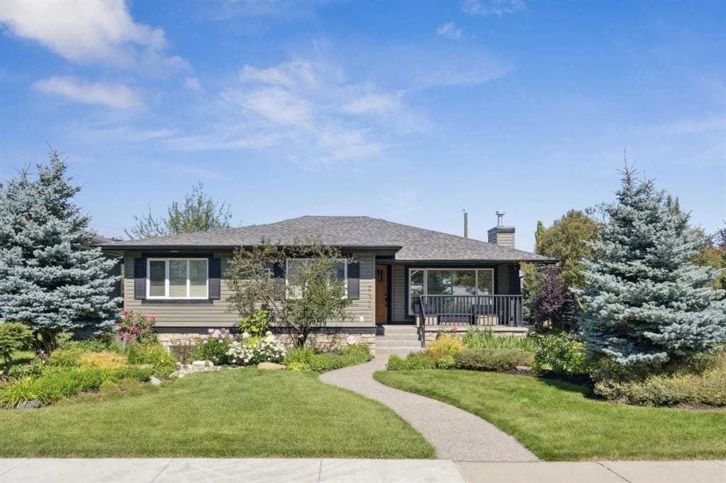 3-bed Detached for sale at 2404 29 Avenue SW, Calgary