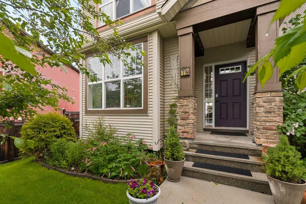 3-bed Detached for sale at 74 Autumn Crescent SE, Calgary