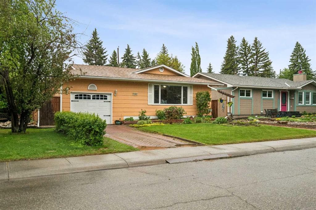 3-bed Detached for sale at 1403 104 Avenue SW, Calgary