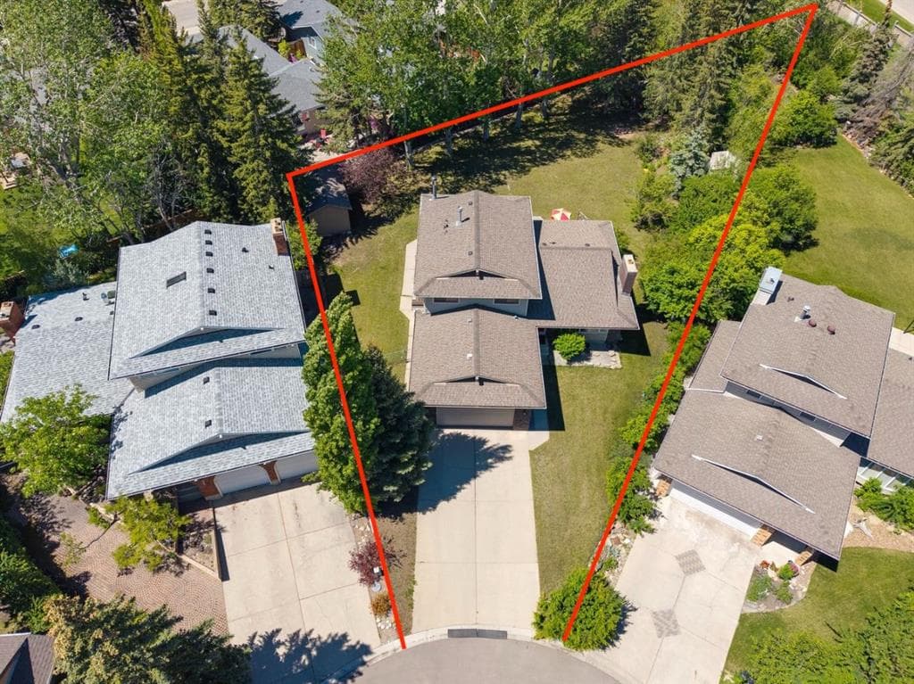 3-bed Detached for sale at 243 Silvergrove Place NW, Calgary