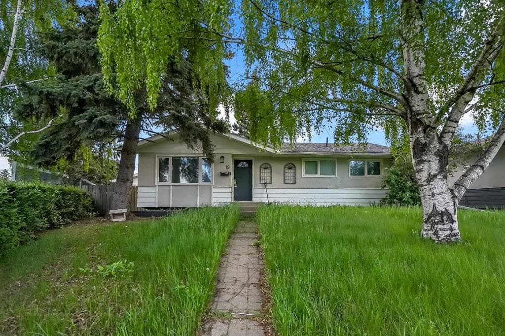 4-bed Detached for sale at 19 Haddock Road SW, Calgary