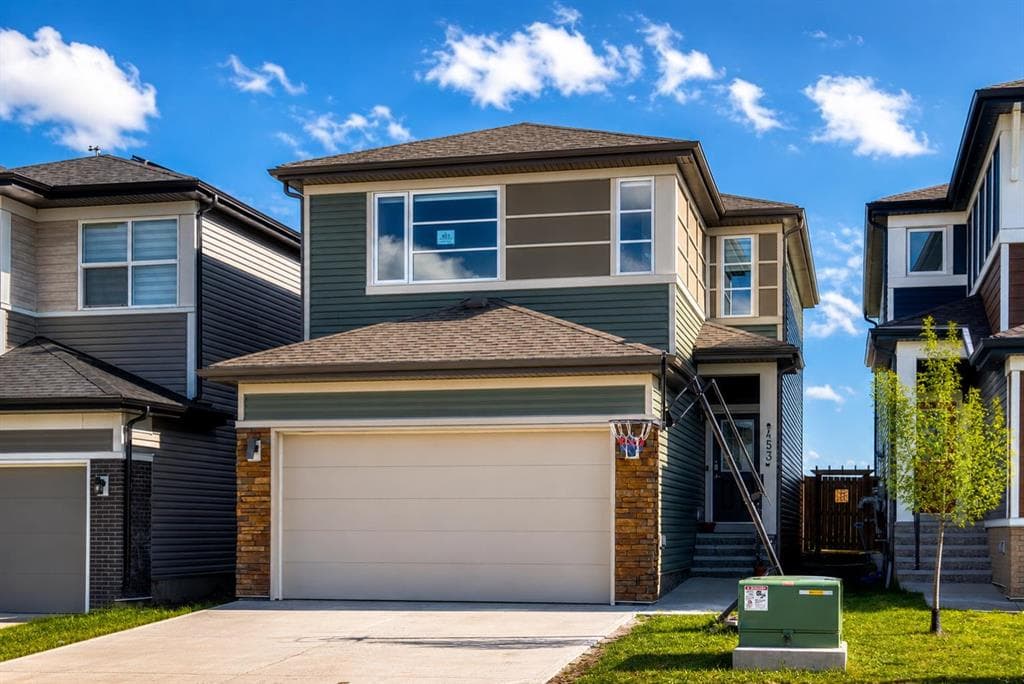 4-bed Detached for sale at 453 Corner Meadows Way NE, Calgary