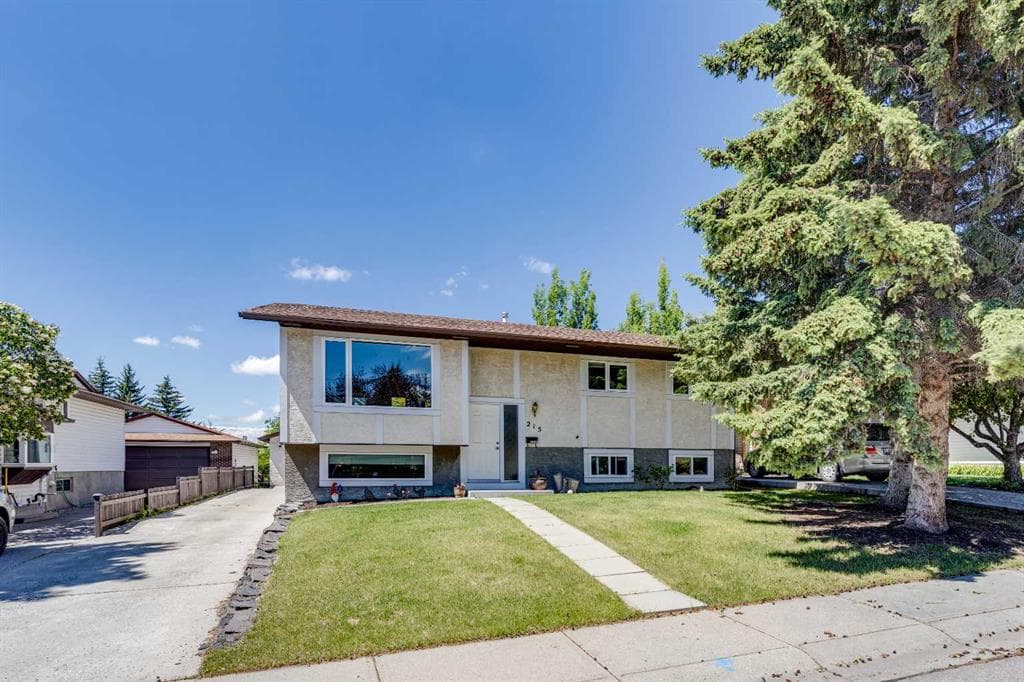 5-bed Detached for sale at 215 Silver Valley Rise NW, Calgary