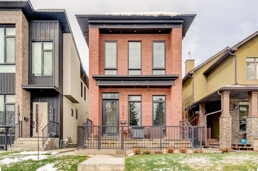 4-bed Detached for sale at 2440 31 Avenue SW, Calgary
